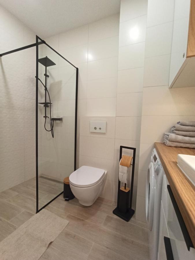 Apartament Wrzesnia II Apartment Ngoại thất bức ảnh